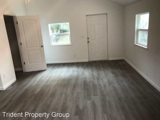 Building Photo - 1 br, 1 bath House - 2702 S Brown Ave