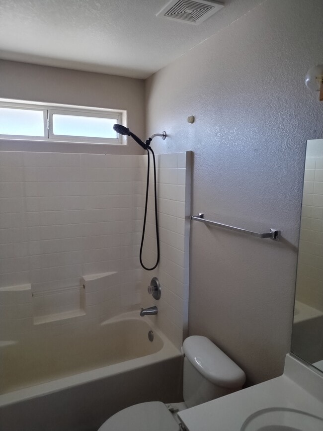 Foto del edificio - 2695 Broken Arrow St