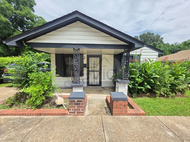 4 Bedroom 1 Bath Home!! - 4 Bedroom 1 Bath Home!!