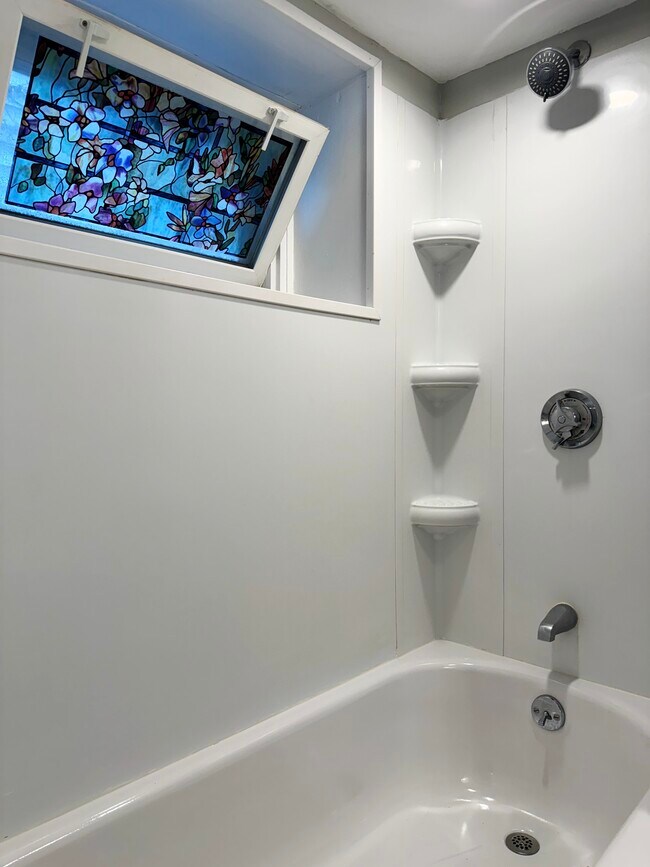 Building Photo - 89 Clinton St