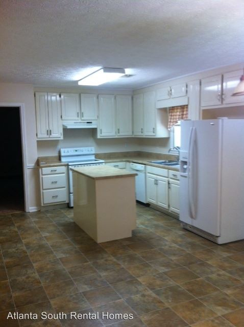 Building Photo - 55 Florence Dr
