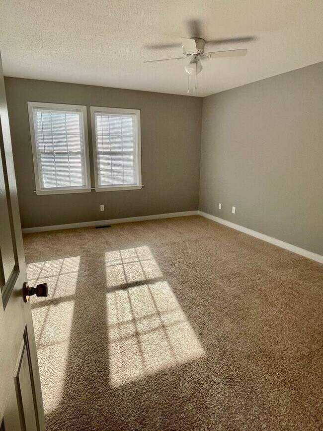 Foto del edificio - 3 bedroom 2 bath TownHome $925