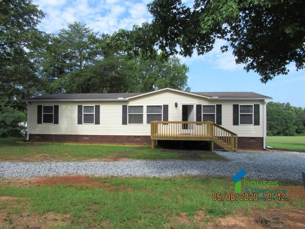 739 Hulon Howard Road House Rental in Landrum, SC