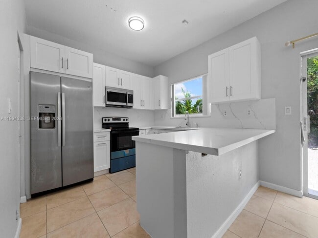 Building Photo - 5001 SW 140th Terrace