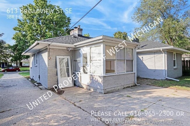 Building Photo - Pre-Lease | Available 9/4/25 | Spacious 3 ...