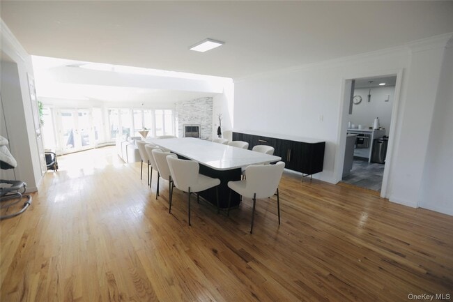 Building Photo - 4488 Merrick Rd