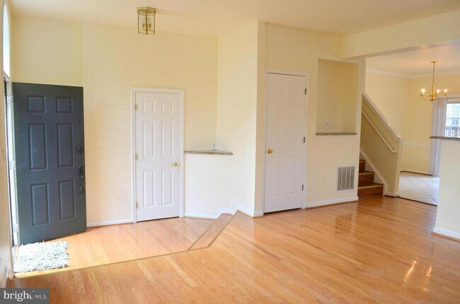 Building Photo - 6863 Drifton Ct