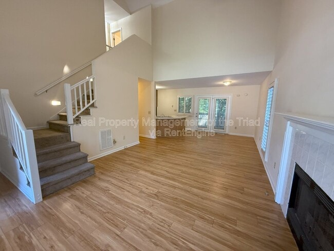 Building Photo - 3802 King Edward Ct