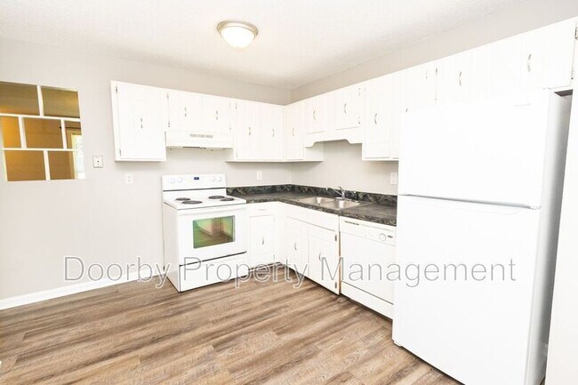 Foto del edificio - 901 Forest Dale Ln