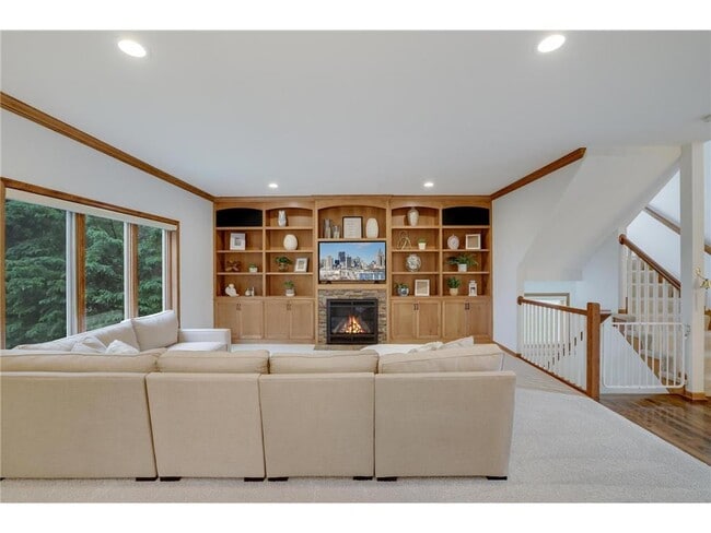 Building Photo - 645 Ramsey Cir