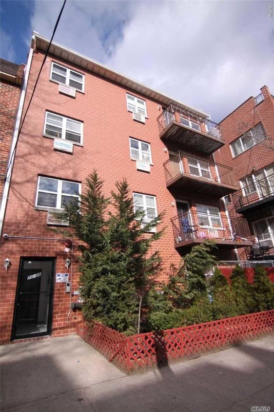 Primary Photo - 71-08 162nd St