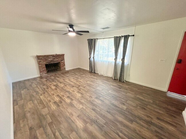 Foto del edificio - Beautiful 4 bed 2 bath Home in East Davis