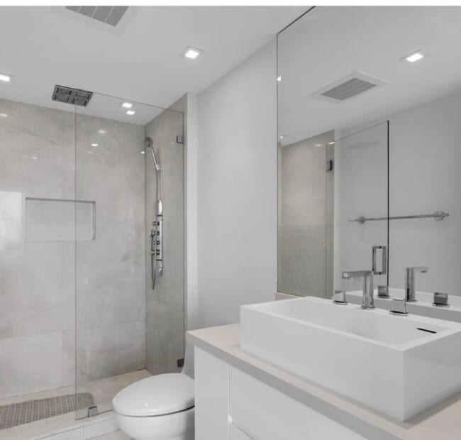 Building Photo - 1408 Brickell Bay Dr