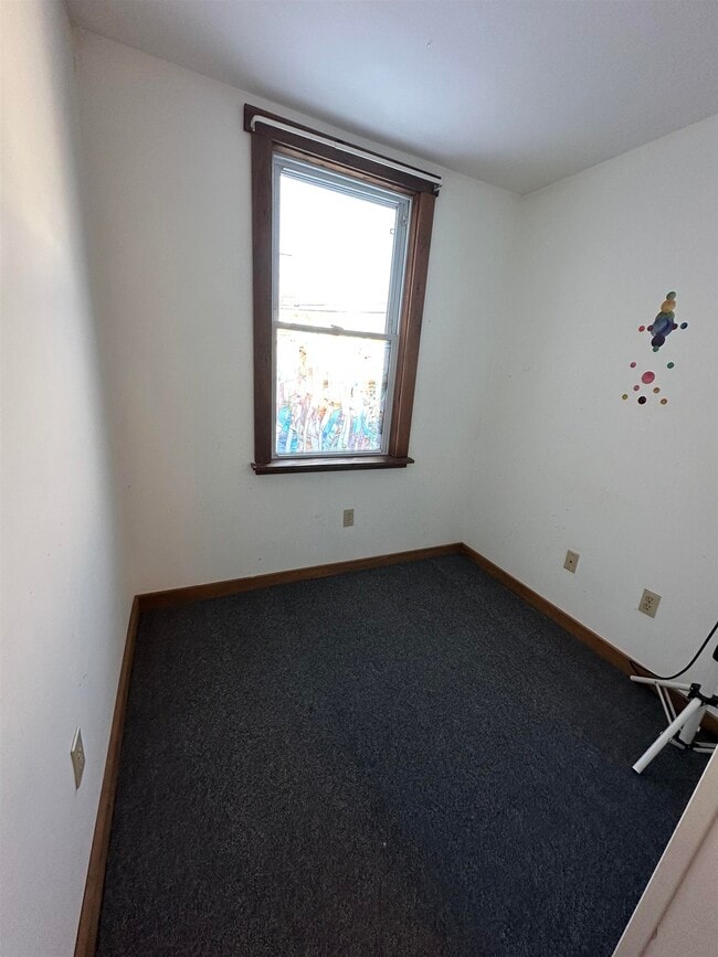 Building Photo - 1889 VT-30