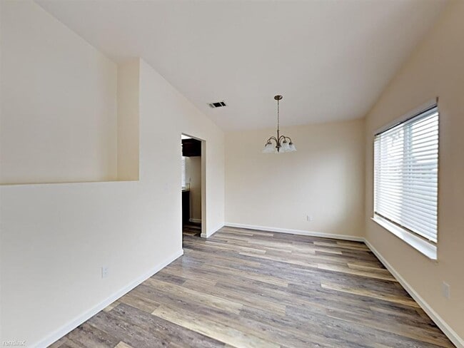 Building Photo - 1740 Gateway Dr