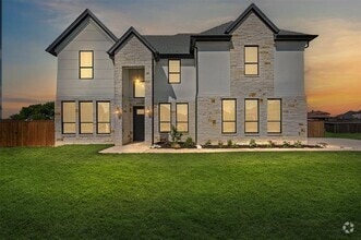 Building Photo - 681 Davenport Dr