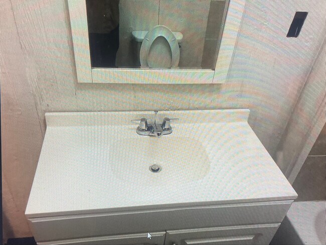 Foto del edificio - 165 Cooper Rd