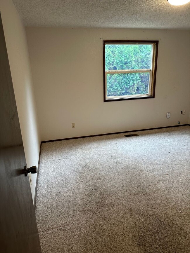 Building Photo - 3bedroom 2bath House