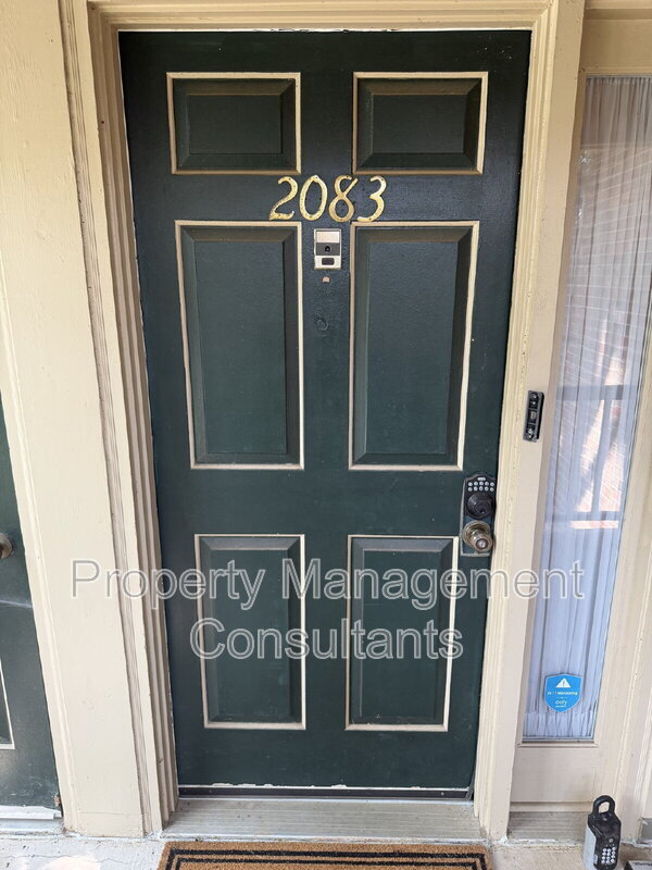 Building Photo - 2083 Woodlawn Dr SW