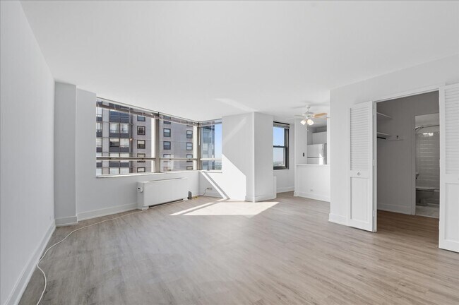 Foto del edificio - 5701 N Sheridan Rd