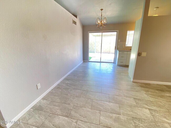 Foto del edificio - 16253 N 18th St