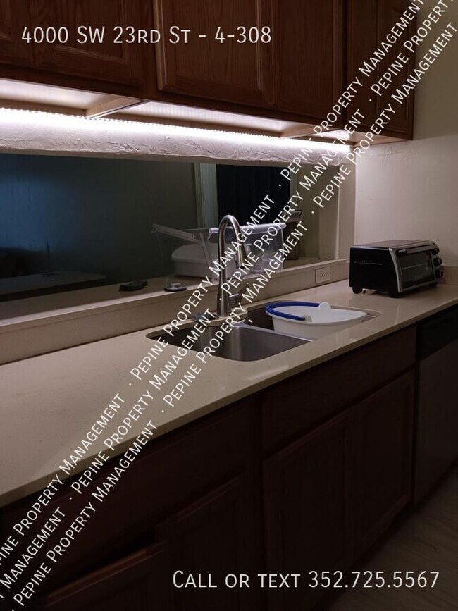 Foto del edificio - 4000 SW 23rd St