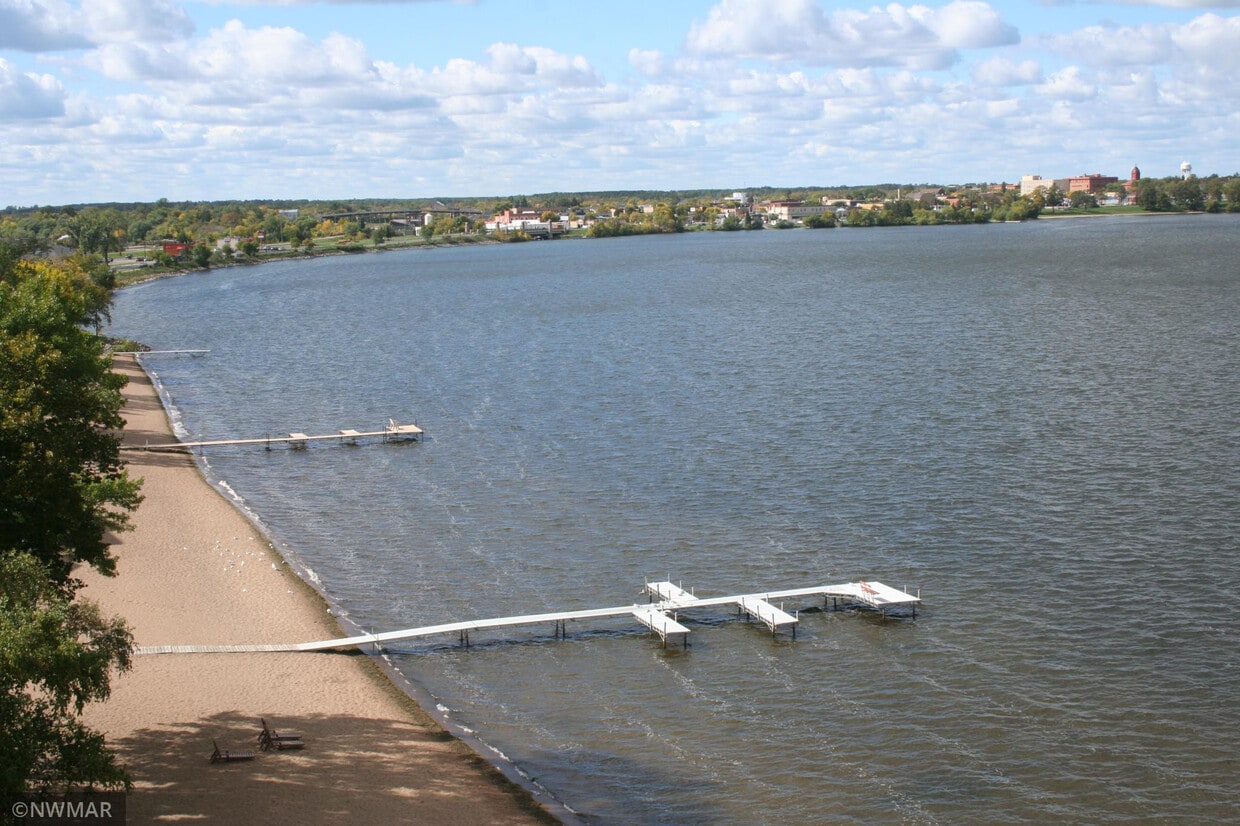 107 Lake Shore Dr NE, Bemidji, MN 56601 Townhome Rentals in Bemidji