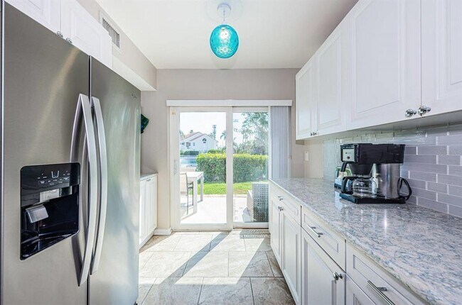 Building Photo - 6107 Mirada Cir