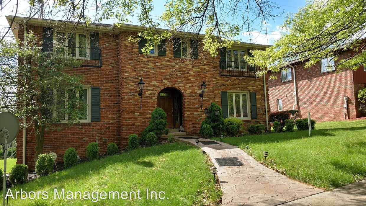 Primary Photo - 136 Monticello Dr
