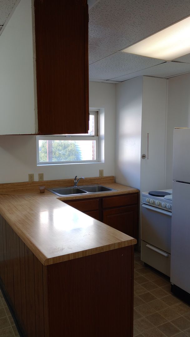 Building Photo - 3 E 9th Ave