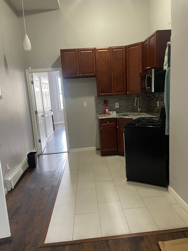 167 Danforth Ave Unit 3, Jersey City, NJ 07305 Apartments in Jersey