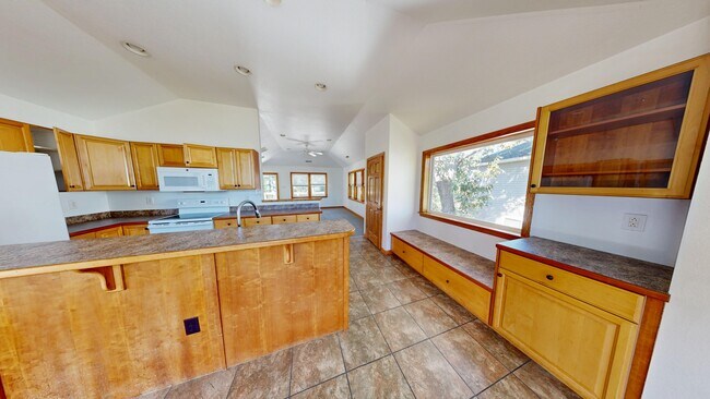 Building Photo - 237 Sir Richard E