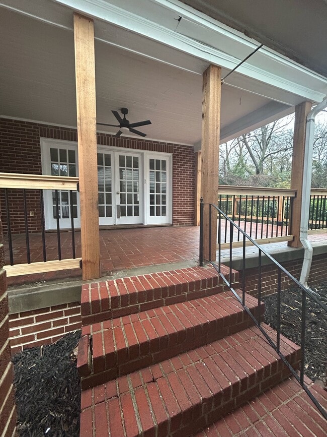 Photo - 1679 S Milledge Ave House