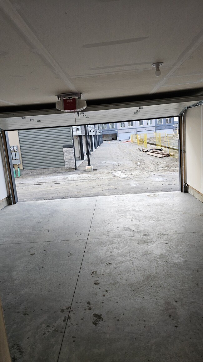 Photo du bâtiment - 18120-18128 28 Ave SW