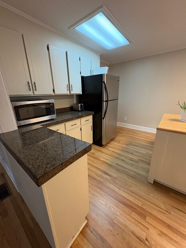 Foto del edificio - 3 Bedroom 2.5 Bath Townhome in Downtown Greenville and Near the Hampton Pinckney Historic District