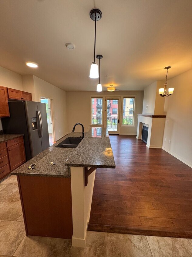 Primary Photo - Polleys Square Luxury Condo For Rent