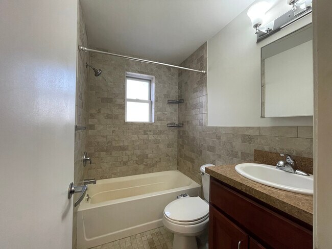 Foto del edificio - 1600 Church Rd