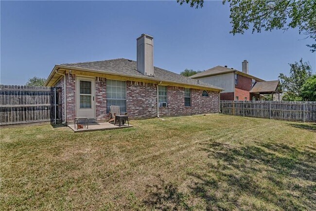 Building Photo - Ready to Move in... Do not miss this house !!!!