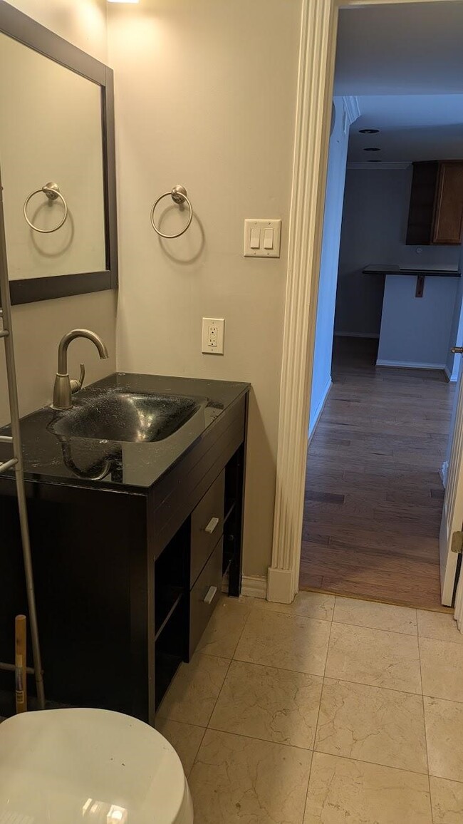 Building Photo - 402 Postoffice St