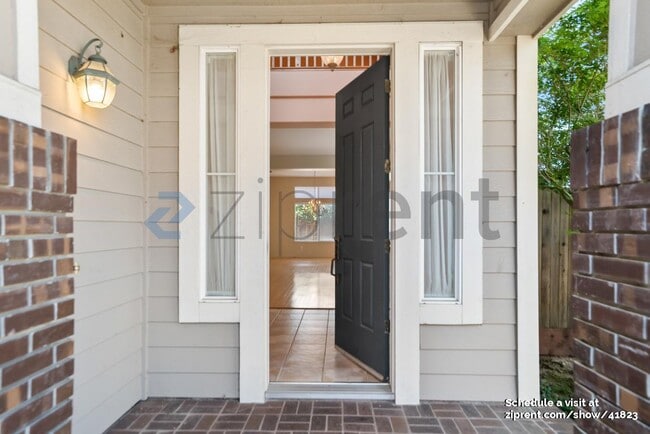 Building Photo - 25629 Crestfield Dr
