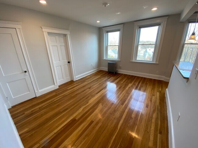 Foto del edificio - 258 Chestnut Hill Ave