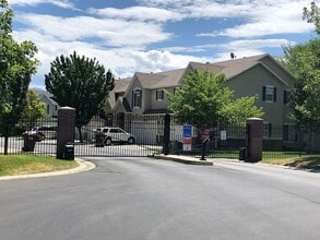 Building Photo - 2414 Shady Red Ct