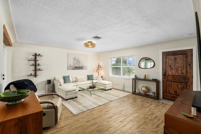 Building Photo - 987 Boca Ciega Isle Dr