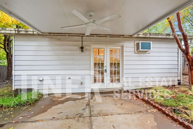 Building Photo - Updated Charming Studio in Historic Folsom...