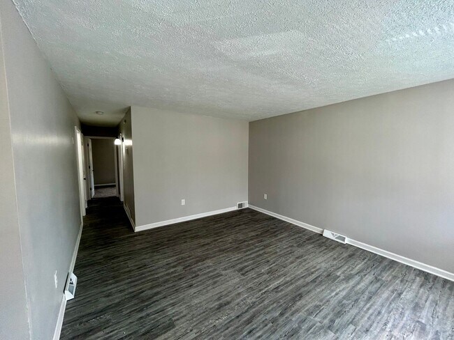 Foto del edificio - 5832 Childs Ave