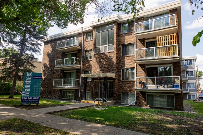 Photo du bâtiment - McCam 3 Apartments