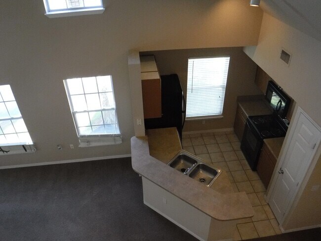 Foto del edificio - Modern 2 Bed/2 Bath Condo in Sarasota with Spacious Layout and Prime Location!