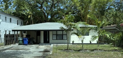 Building Photo - 808 SW 15th Ave