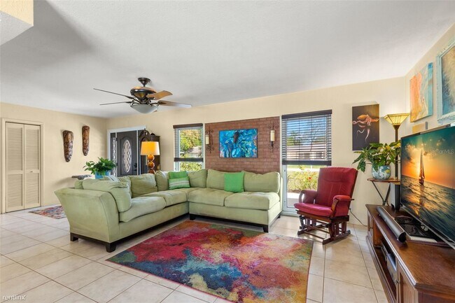Foto del edificio - 3 br, 2 bath House - 5040 49Th Avenue N