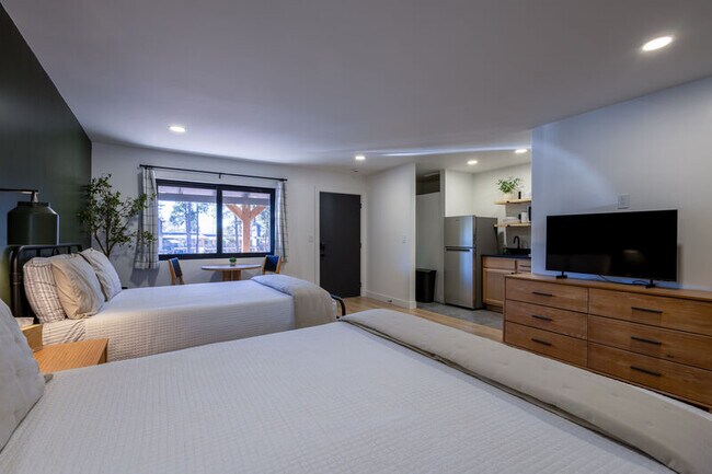 Foto del edificio - 1078 E White Mountain Blvd